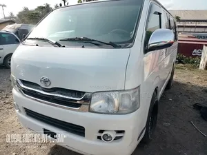 Toyota HiAce 2015 White