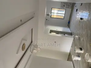 2bdrm Block of Flats in Crown Estate, Dawaki for rent