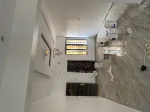 2bdrm Block of Flats in Crown Estate, Dawaki for rent