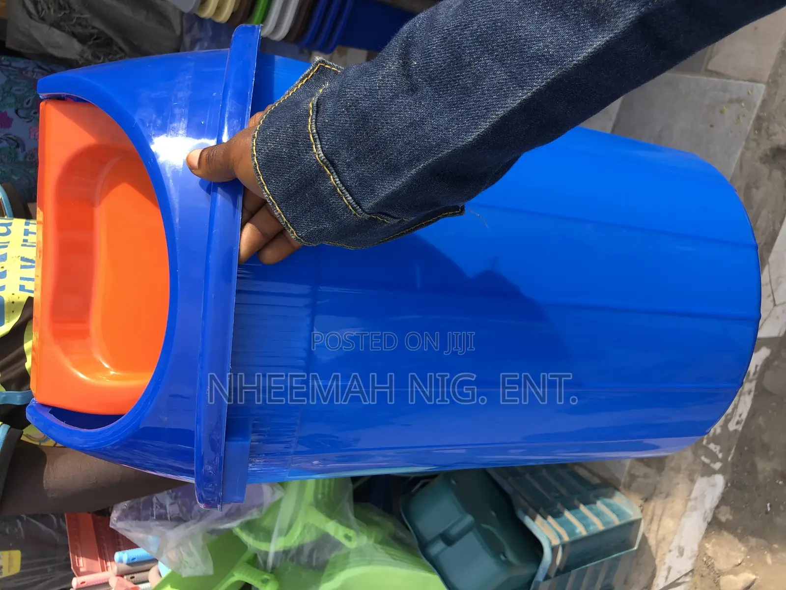 Swing Bin Bucket