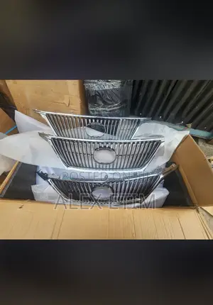 Front Grill Rx350 2010 Available as Seen