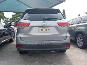 Photo - Toyota Highlander 2014 Gray