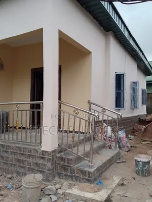 2bdrm Block of Flats in Benin City for rent