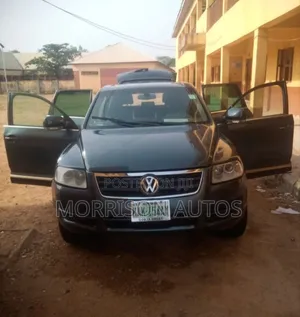 Photo - Volkswagen Touareg 2005 Gray