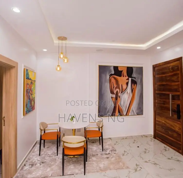 Modern 1-Bedroom Apartment