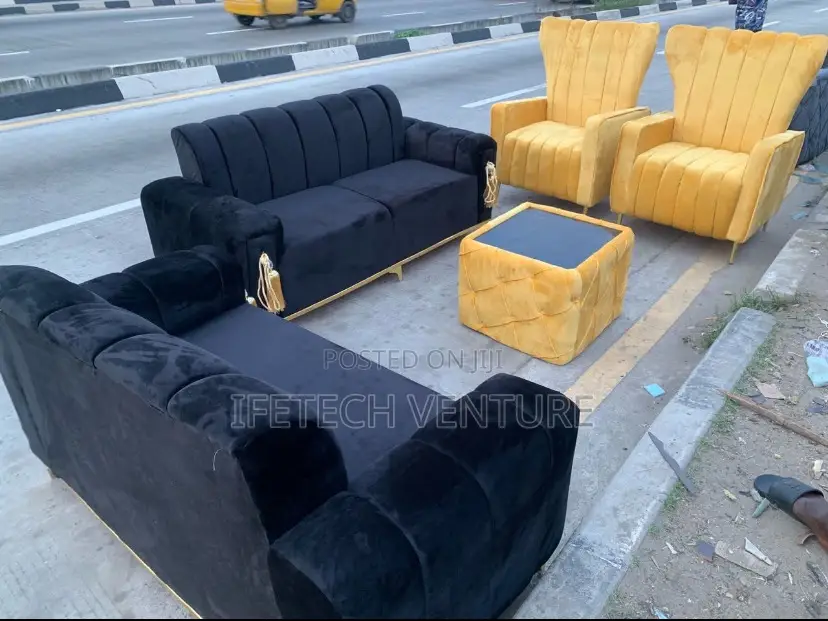Amazing 7 Seater Sofa With Center Table