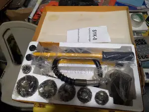 Hydraulic Hole Punch