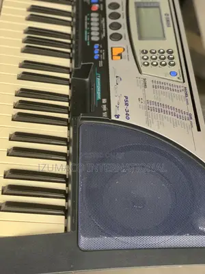 PSR-340 Durable 5-Octave Yamaha Keyboard