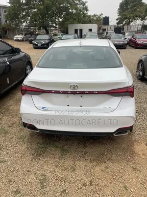 Toyota Avalon Limited 2020 White