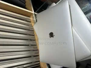 Laptop Apple MacBook Pro 2017 8GB Intel Core I5 SSD 256GB