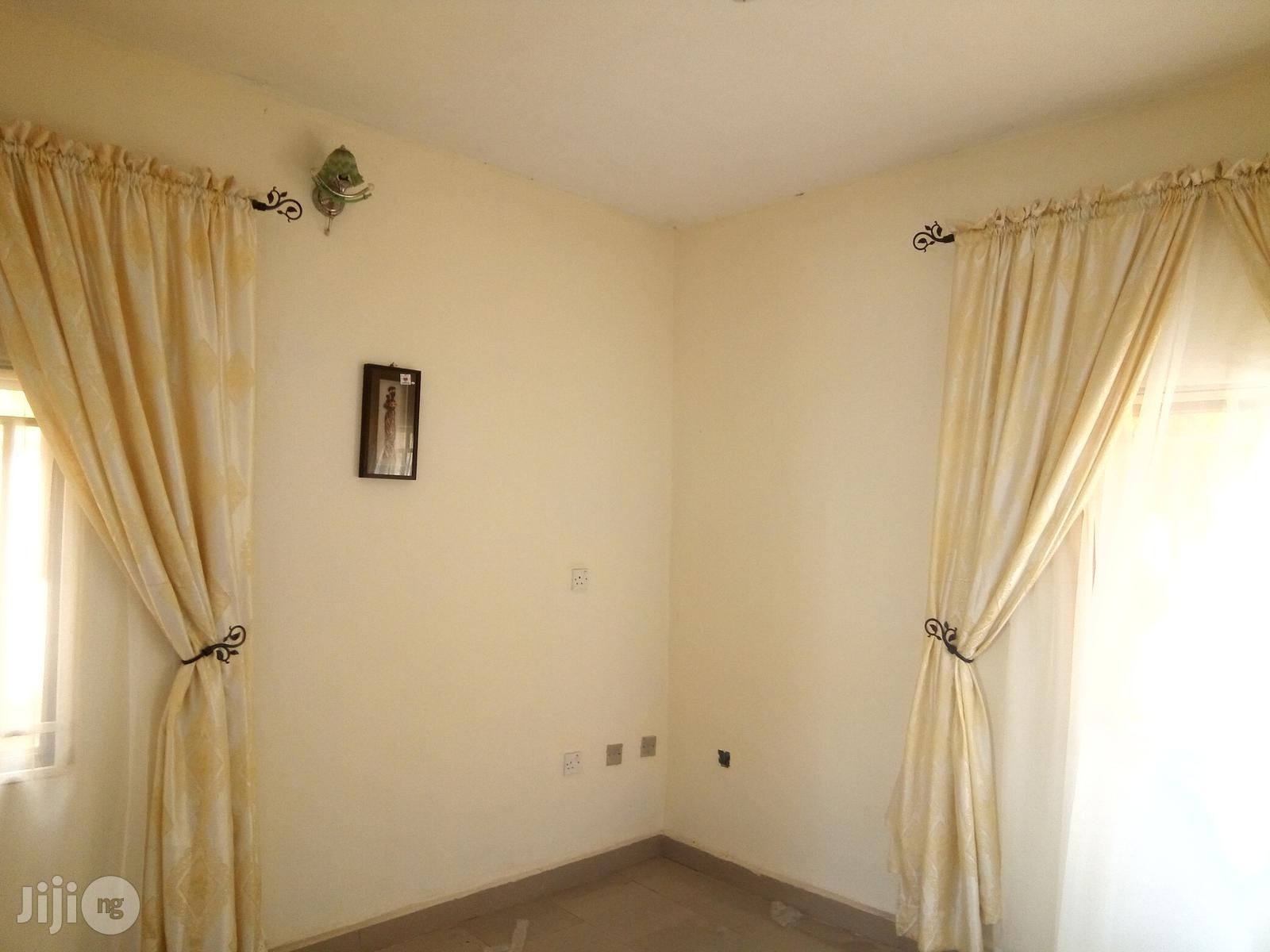 Curtain Professional Touch