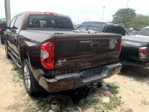 Toyota Tundra 2014 Brown