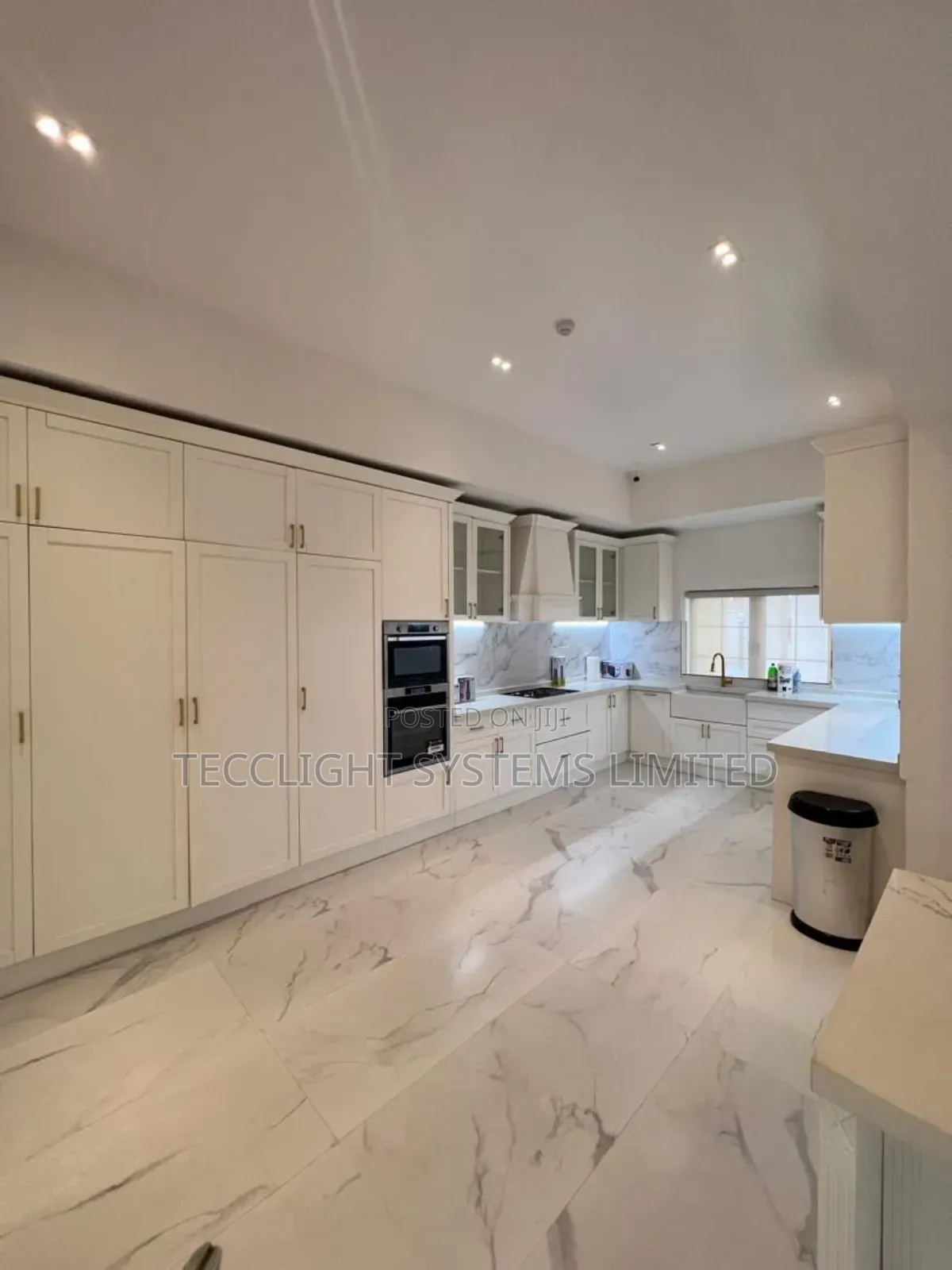5bdrm Mansion in Ikoyi Lagos, Sangotedo for sale