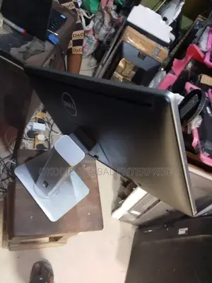 22 Inches Dell Monitor
