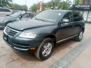 Photo - Volkswagen Touareg 2004 Gray