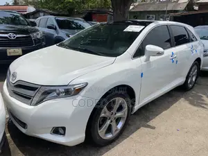 Photo - Toyota Venza 2015 White