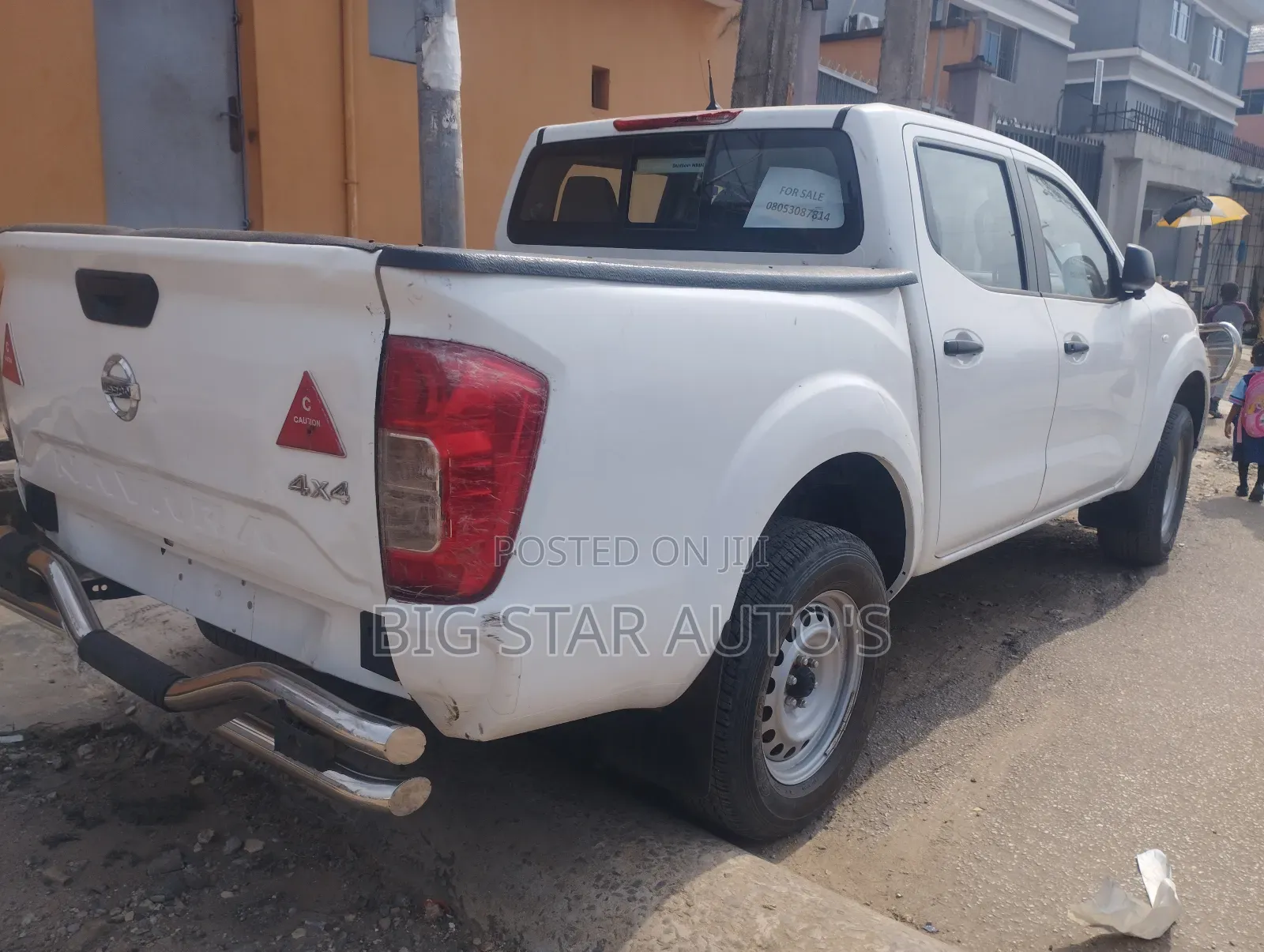 Nissan Navara 2022 White