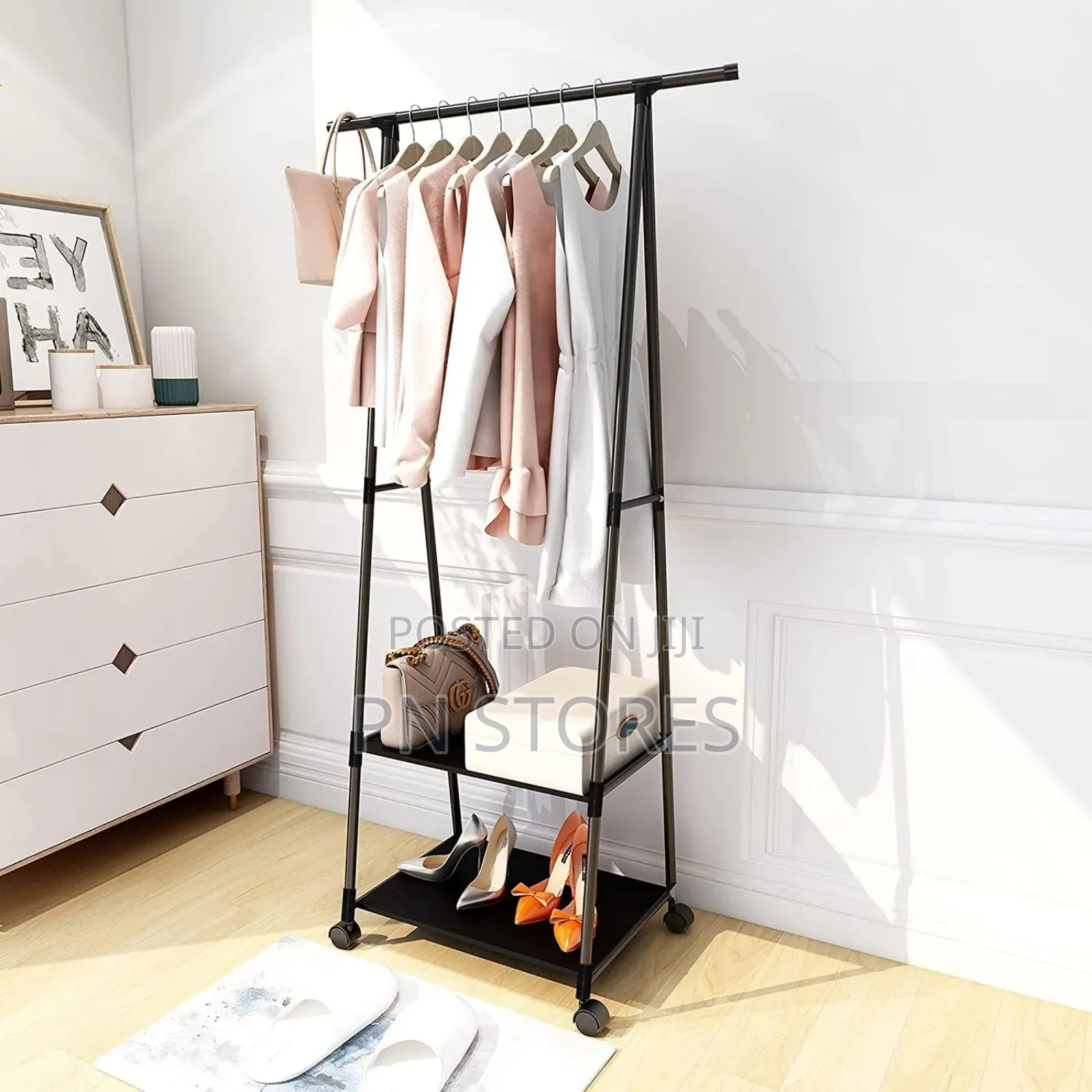 Durable Cloth Rack With Wheels