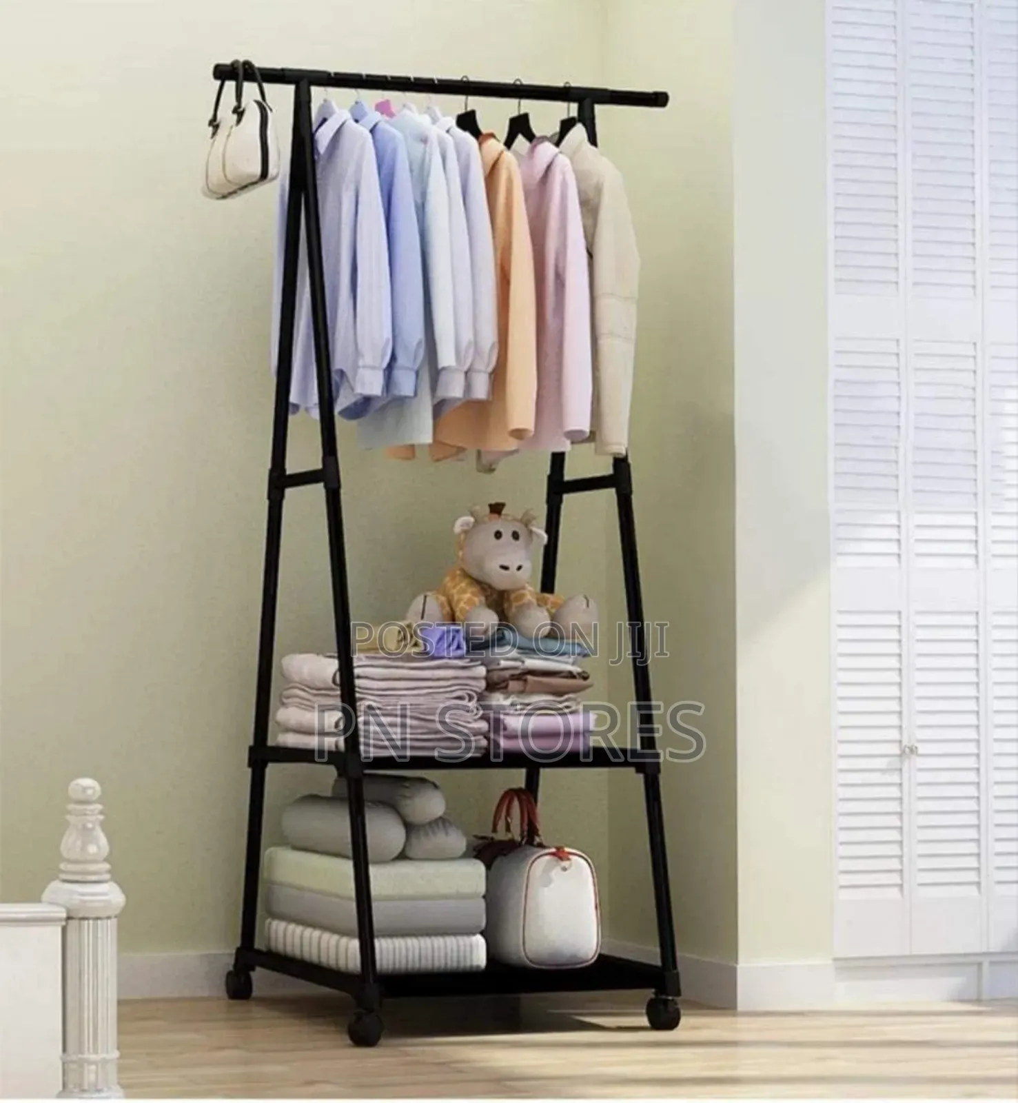 Durable Cloth Rack With Wheels