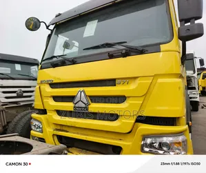 Howo Truck Yellow Color 10 Tires
