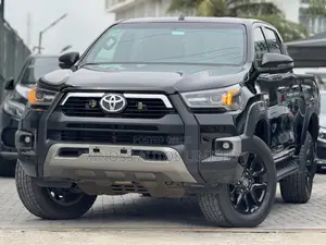 Toyota Hilux 2021 Black