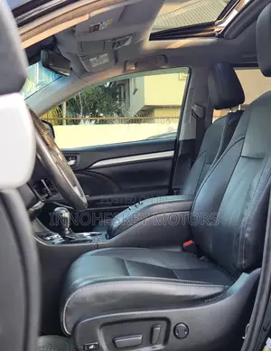 Toyota Highlander XLE 4x4 V6 (3.5L 6cyl 8A) 2018 Black