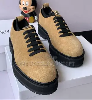 Givenchy Looper (Suede )