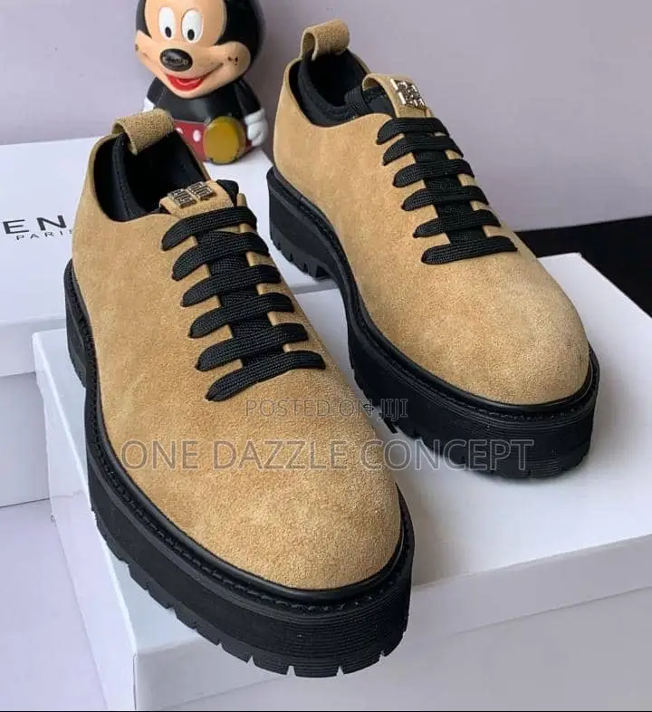 Givenchy Looper (Suede )