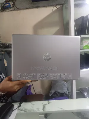 Laptop HP 255 G8 8GB AMD Ryzen 3 SSD 128GB
