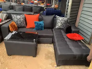 Beautiful L Splash With Table Is Available