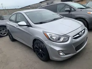 Hyundai Accent 2012 Silver