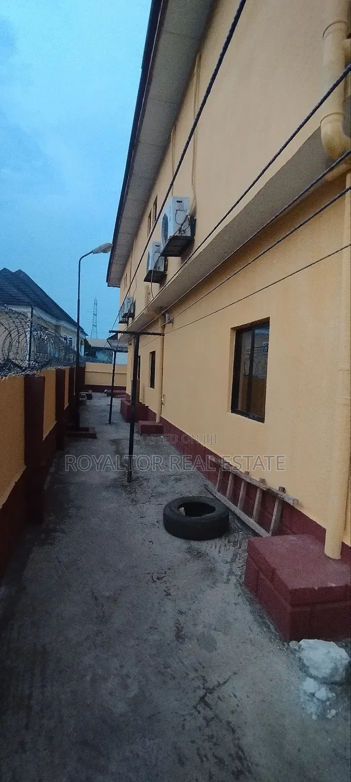 22 Rooms Hotel Mini Hall for Lease