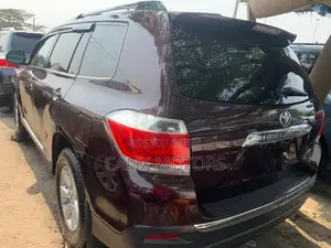 Toyota Highlander 2013 Red