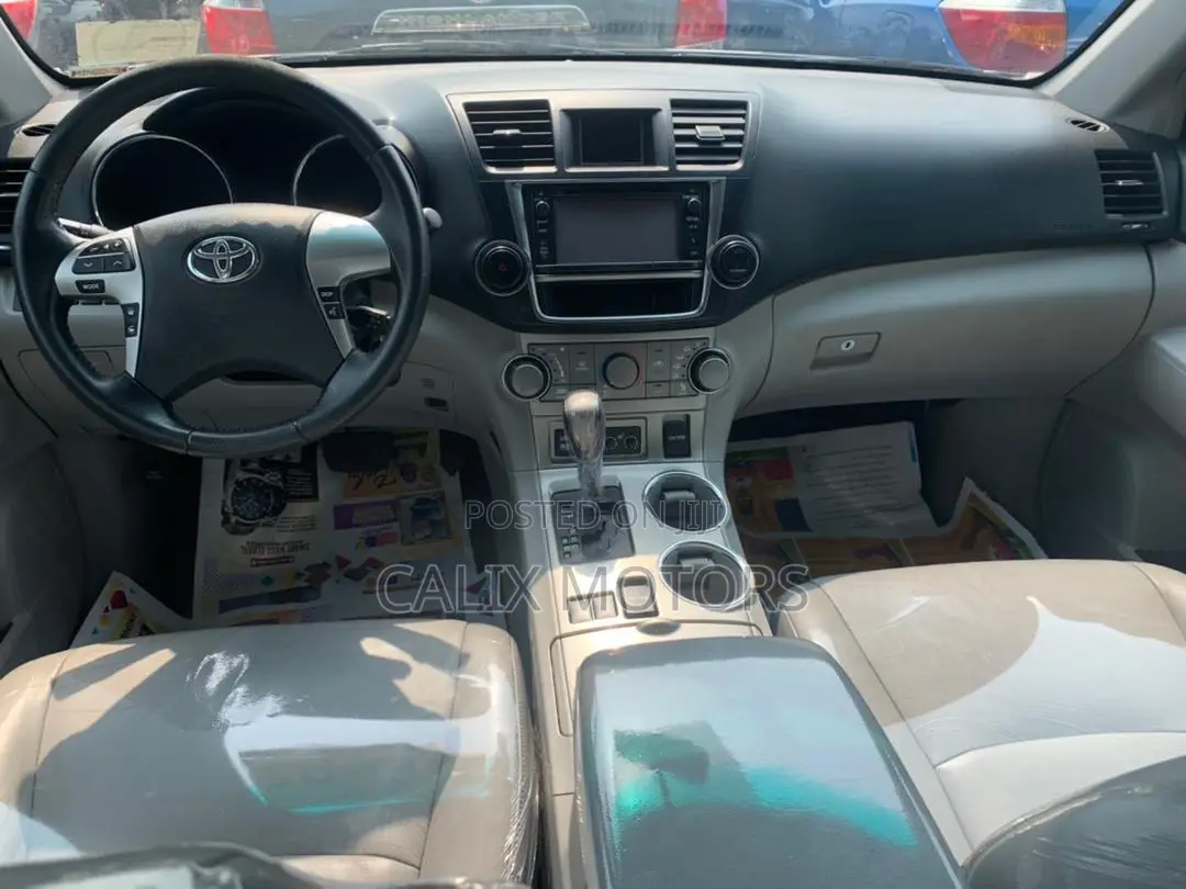 Toyota Highlander 2012 Black