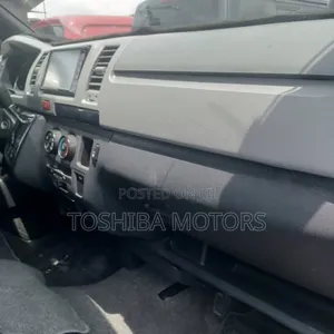 Toyota HiAce 2014 Black