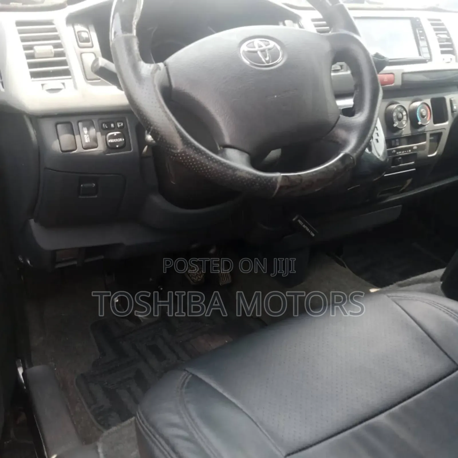 Toyota HiAce 2014 Black