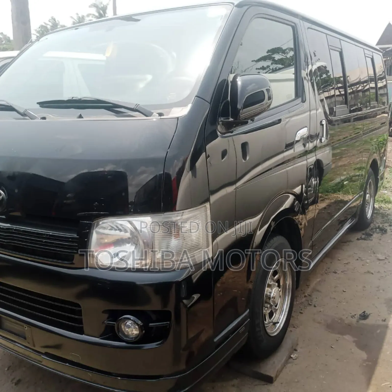 Toyota HiAce 2014 Black