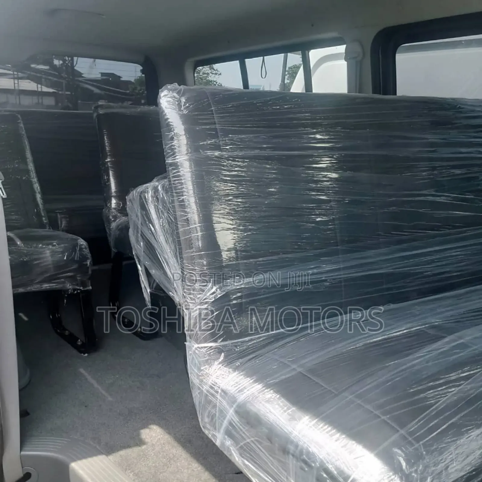 Toyota HiAce 2014 Black