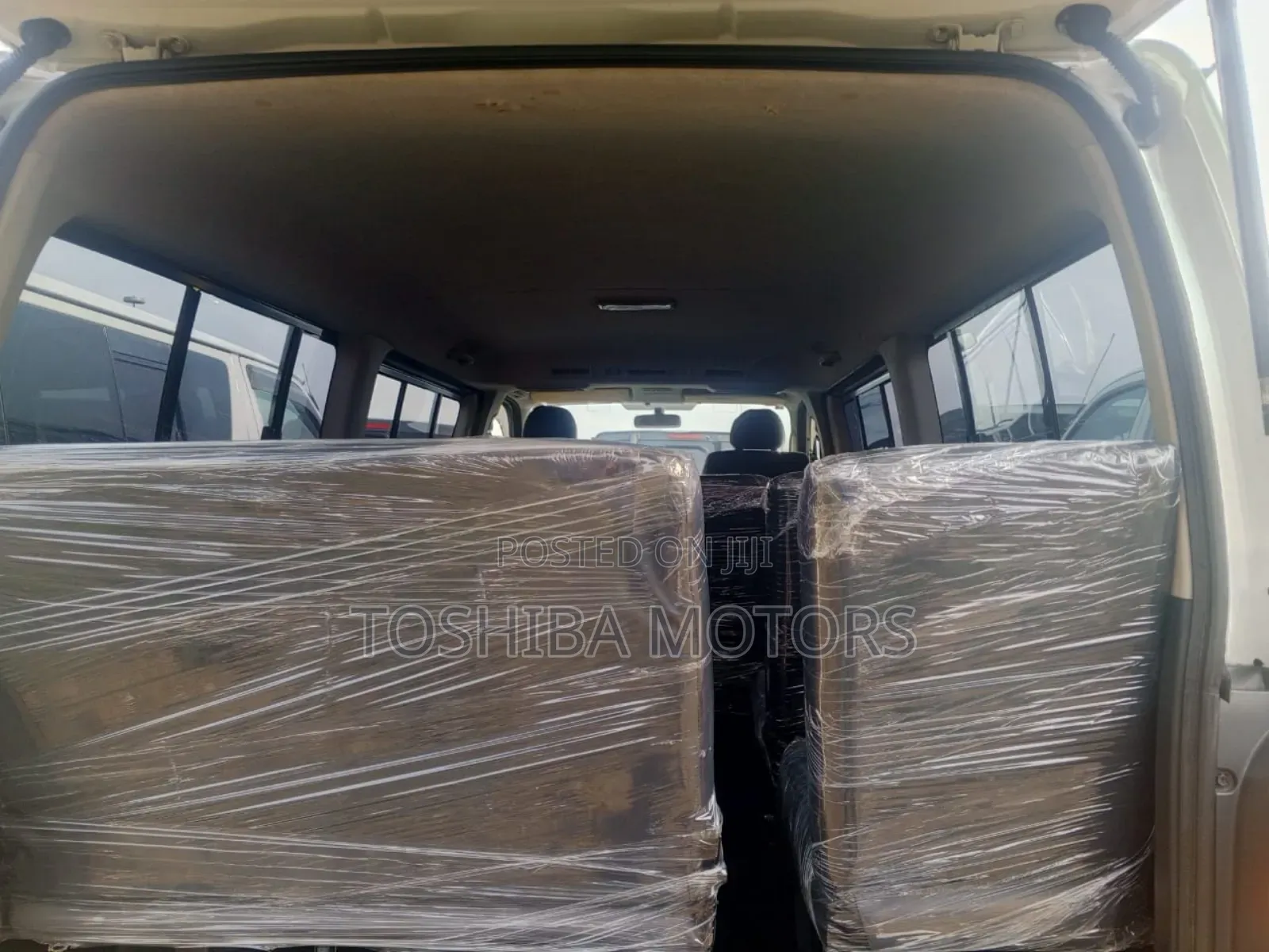 Toyota HiAce 2015 White