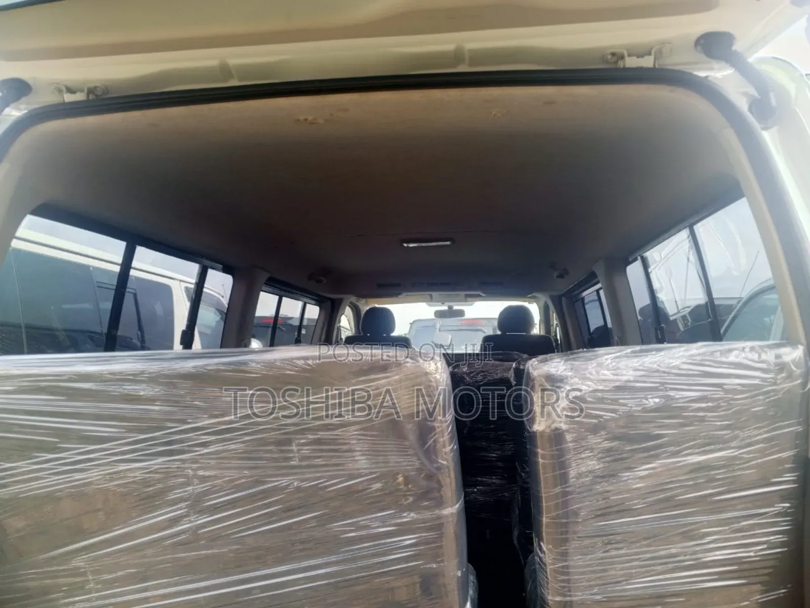 Toyota HiAce 2015 White