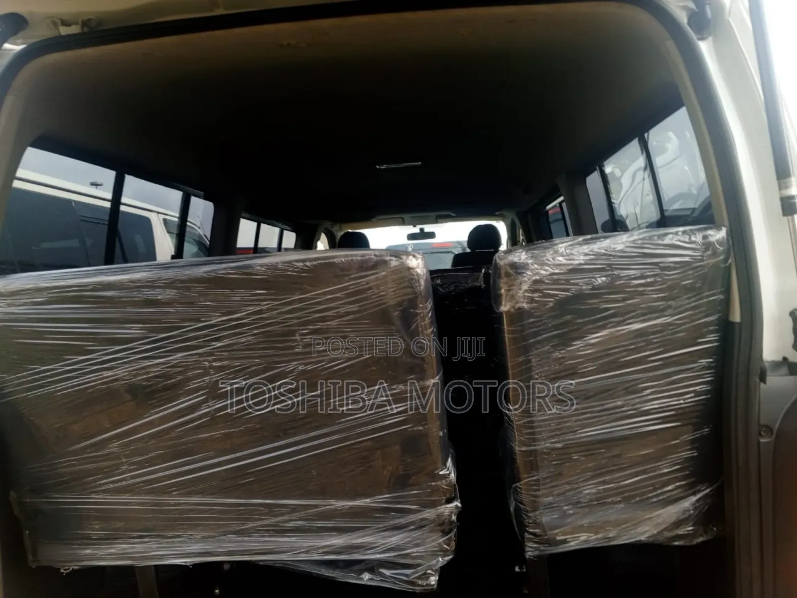 Toyota HiAce 2015 White