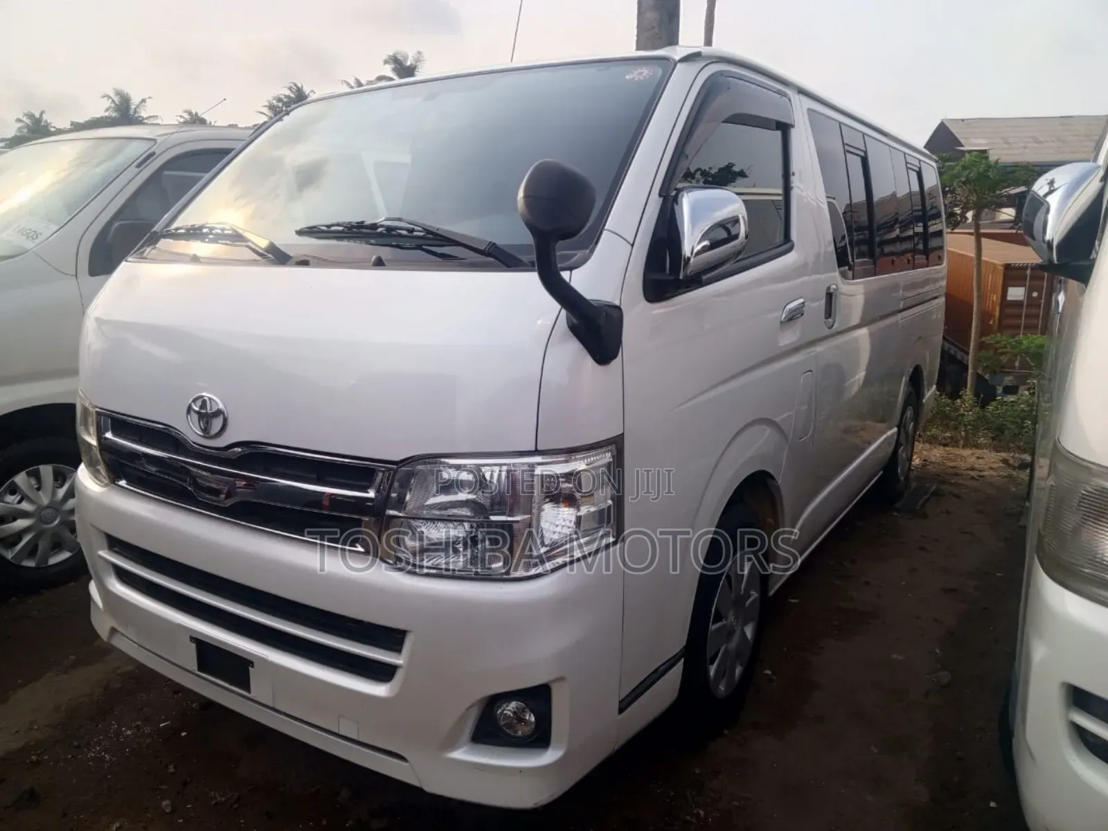 Toyota HiAce 2015 White