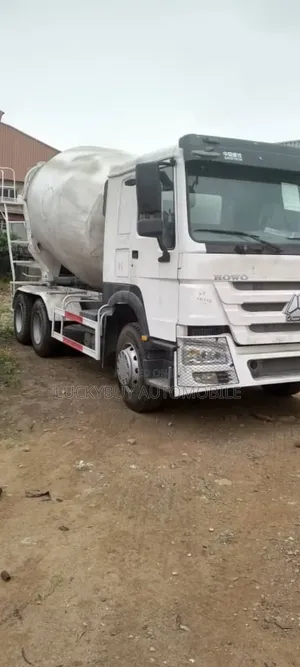 Howo Concrete Mixer 2014 White