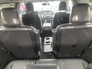 Toyota Highlander XLE V6 4x4 (3.5L 6cyl 6A) 2016 Red