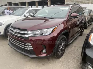 Toyota Highlander XLE V6 4x4 (3.5L 6cyl 6A) 2016 Red
