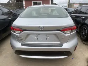 Toyota Corolla LE 2023 Silver