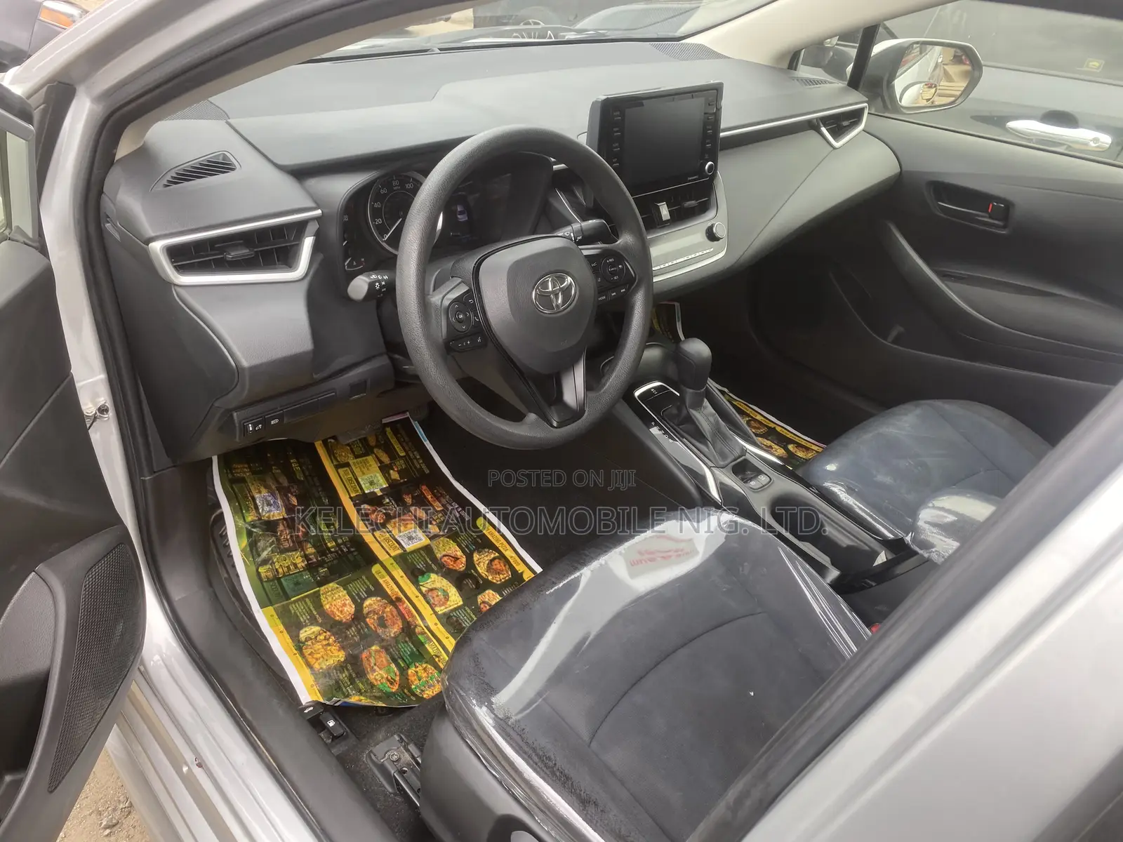 Toyota Corolla LE 2023 Silver