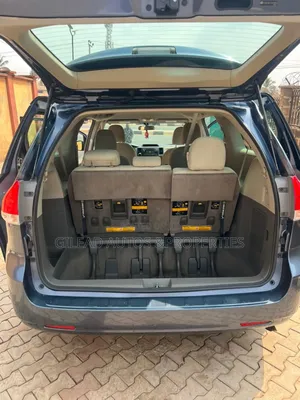 Toyota Sienna LE 7-Passenger Mobility 4dr Minivan (3.5L 6cyl 6A) 2014