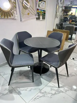 Round Table Dining Set by 4