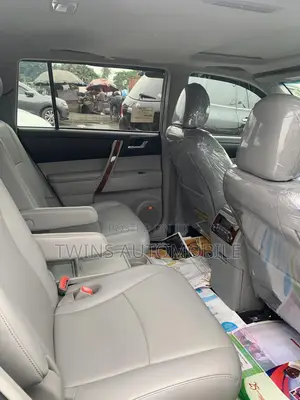 Toyota Highlander Limited 2012 Silver
